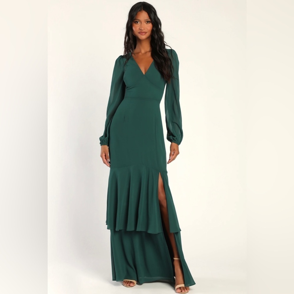 Lulu’s Tier Elegance Hunter Green Long Sleeve Tiered
Maxi Dress
